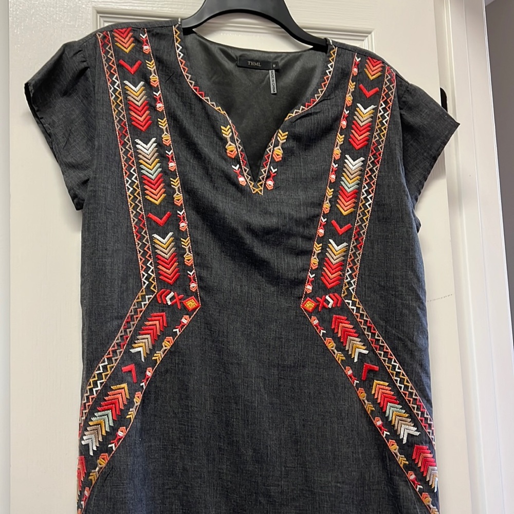 THML Embroidery Shift Dress Sz Medium